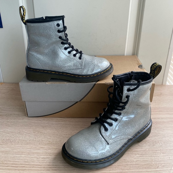 Martens Silver Glitter Kids Combat Boots- SZ Y